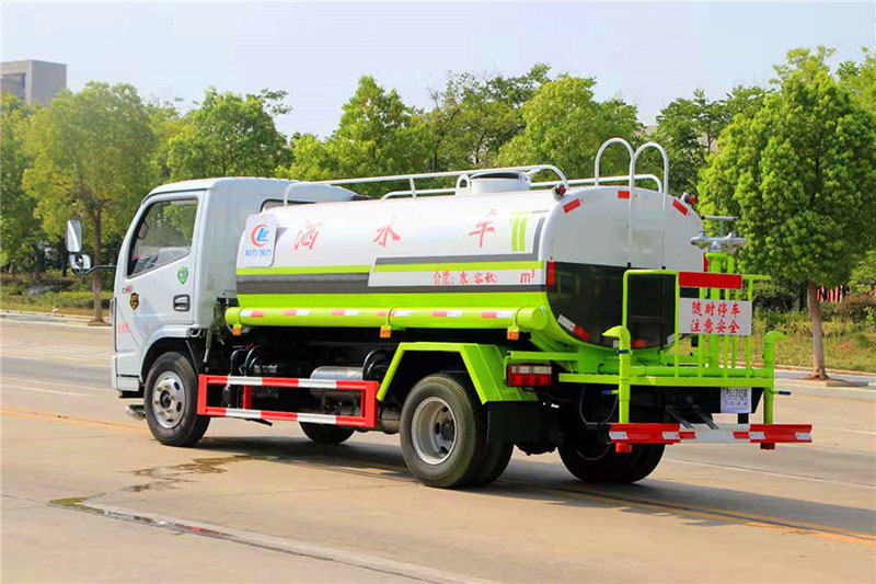 東風5噸灑水車