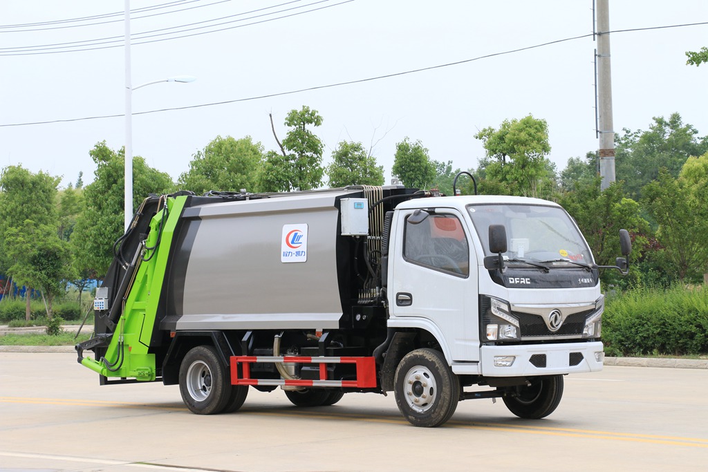 小福瑞卡壓縮垃圾車(chē)