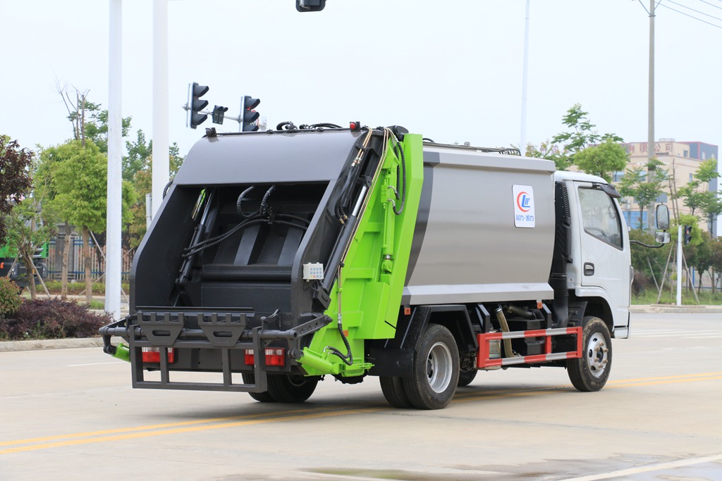 小福瑞卡壓縮垃圾車(chē)