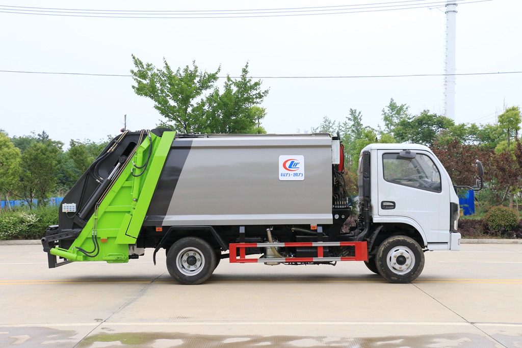 小福瑞卡壓縮垃圾車(chē)