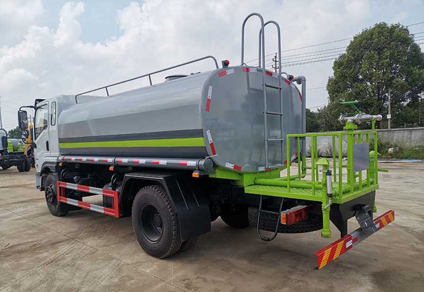 東風(fēng)專底D1灑水車圖片